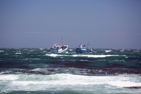 Gansbaai Bote staan saam in nood 2